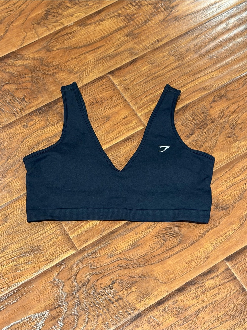 Gymshark Women’s Black V-Neck Seamless Sports Bra